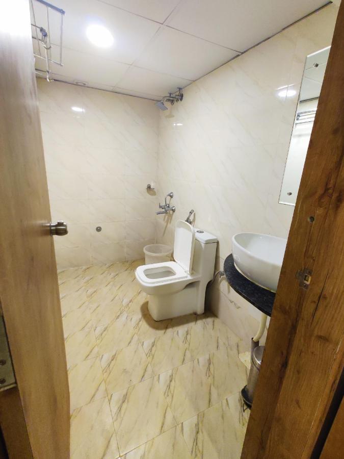 Hotel Airport City Dod Jala Buitenkant foto