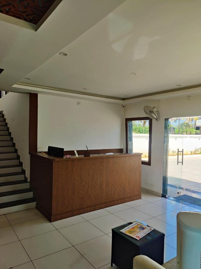 Hotel Airport City Dod Jala Buitenkant foto