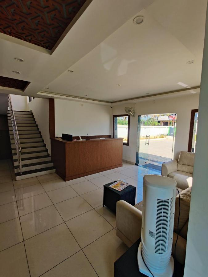 Hotel Airport City Dod Jala Buitenkant foto