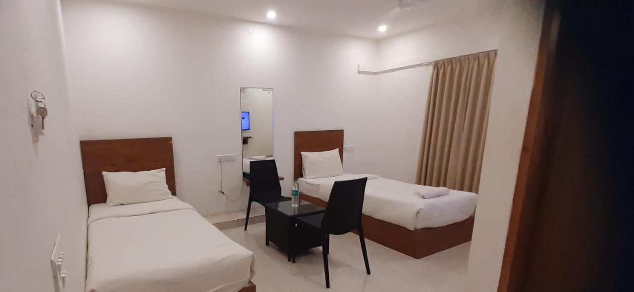 Hotel Airport City Dod Jala Buitenkant foto