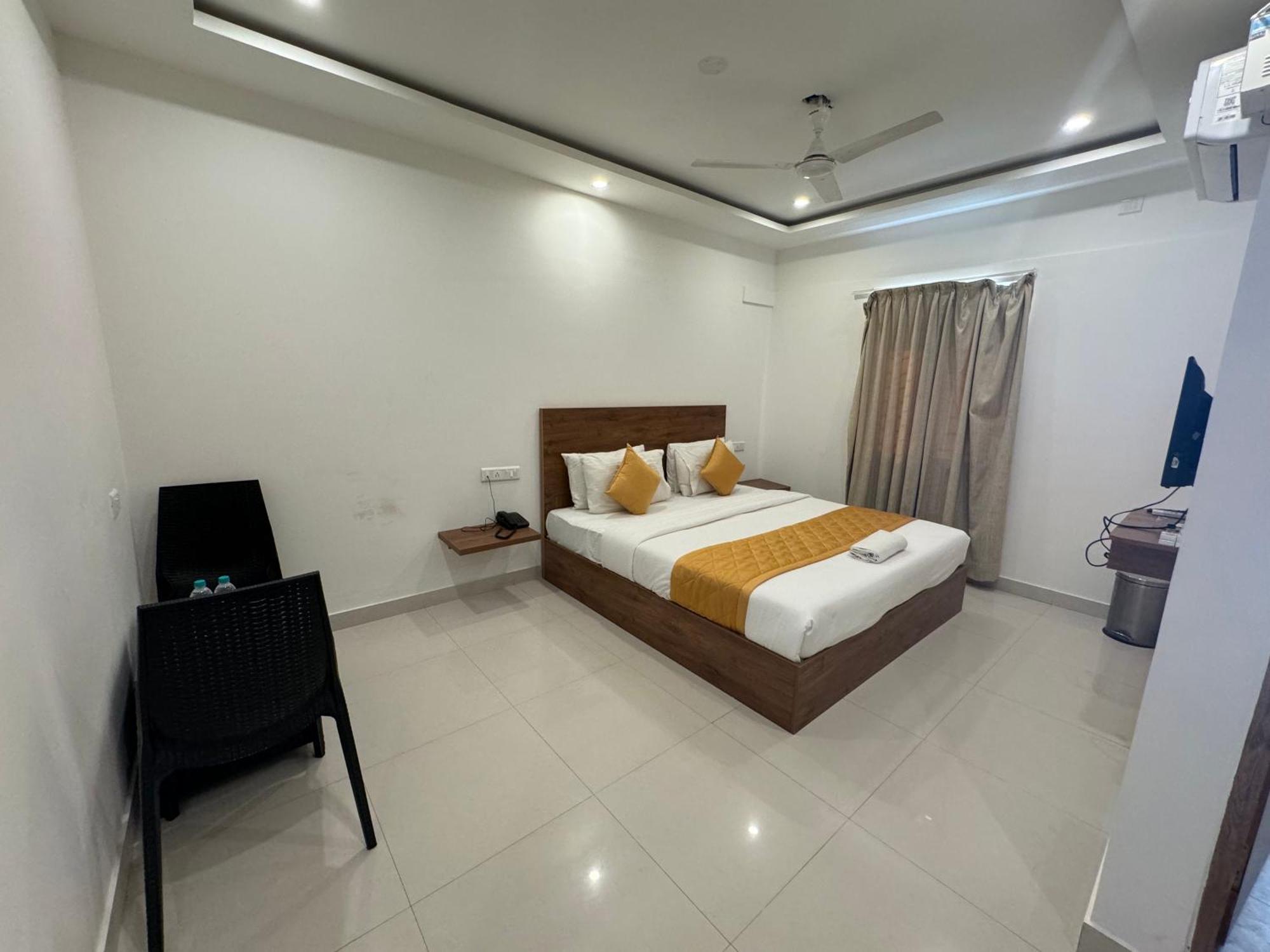 Hotel Airport City Dod Jala Buitenkant foto