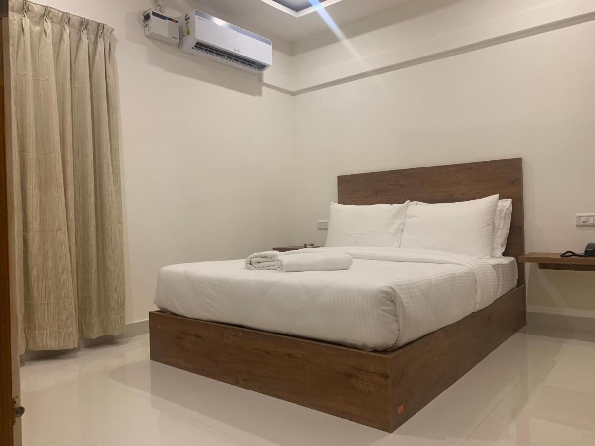Hotel Airport City Dod Jala Buitenkant foto