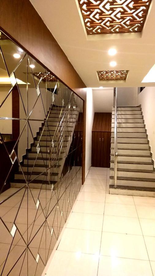 Hotel Airport City Dod Jala Buitenkant foto