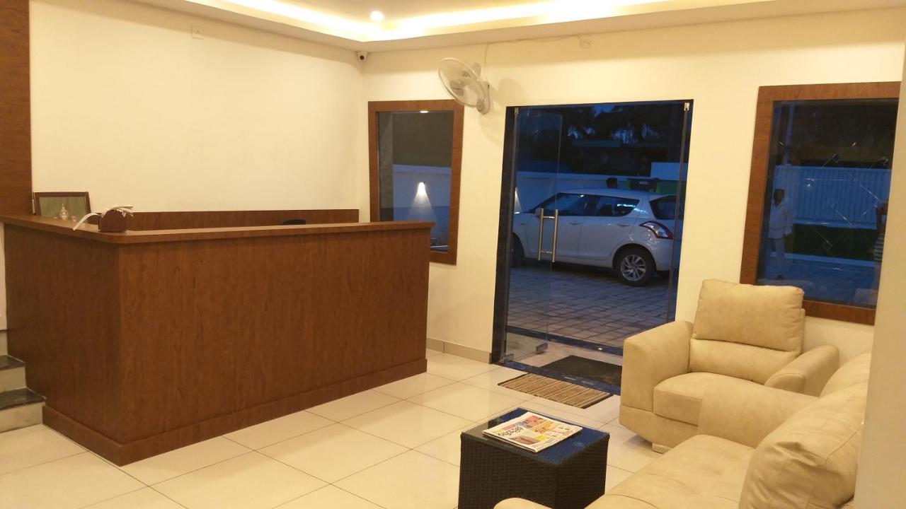Hotel Airport City Dod Jala Buitenkant foto